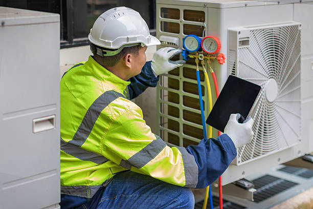 Professional Hvac technician working in Deer Park, IL